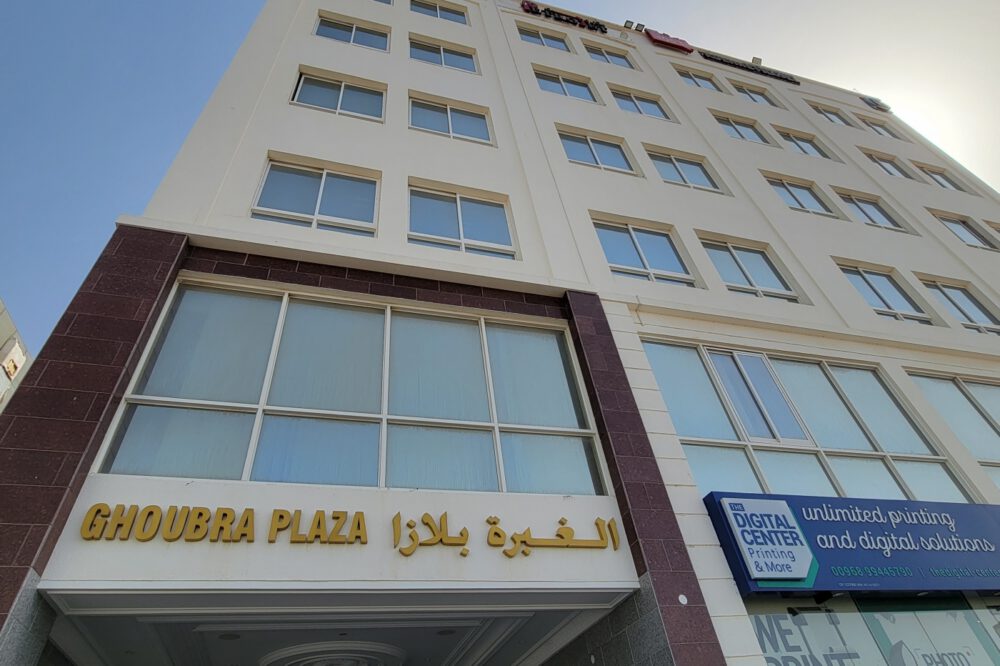 Retail unit front road facing for Rent