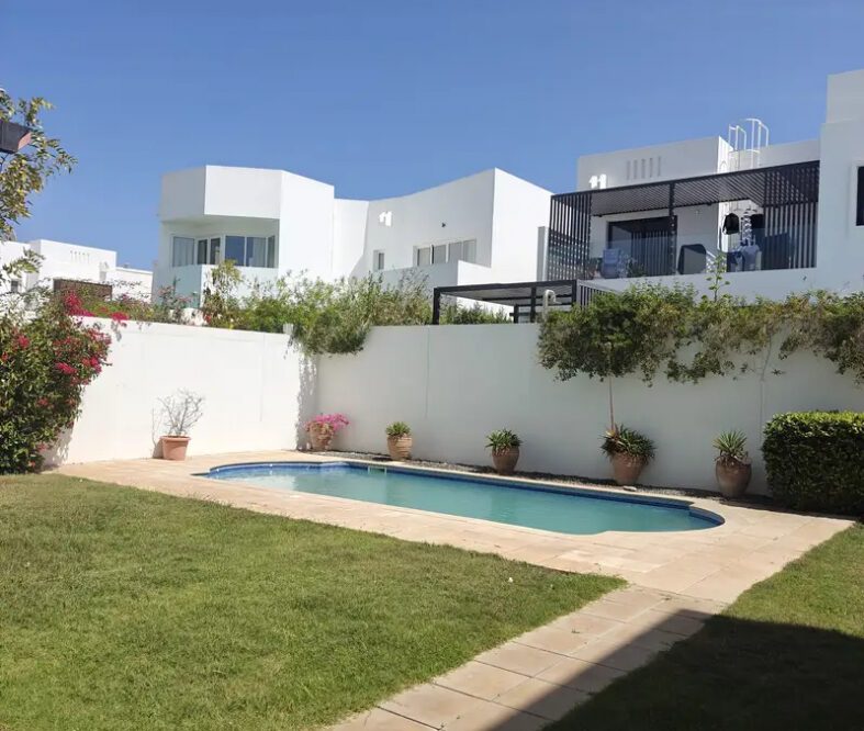 5-Bedroom Luxury Villa with Private Pool in Al Mouj