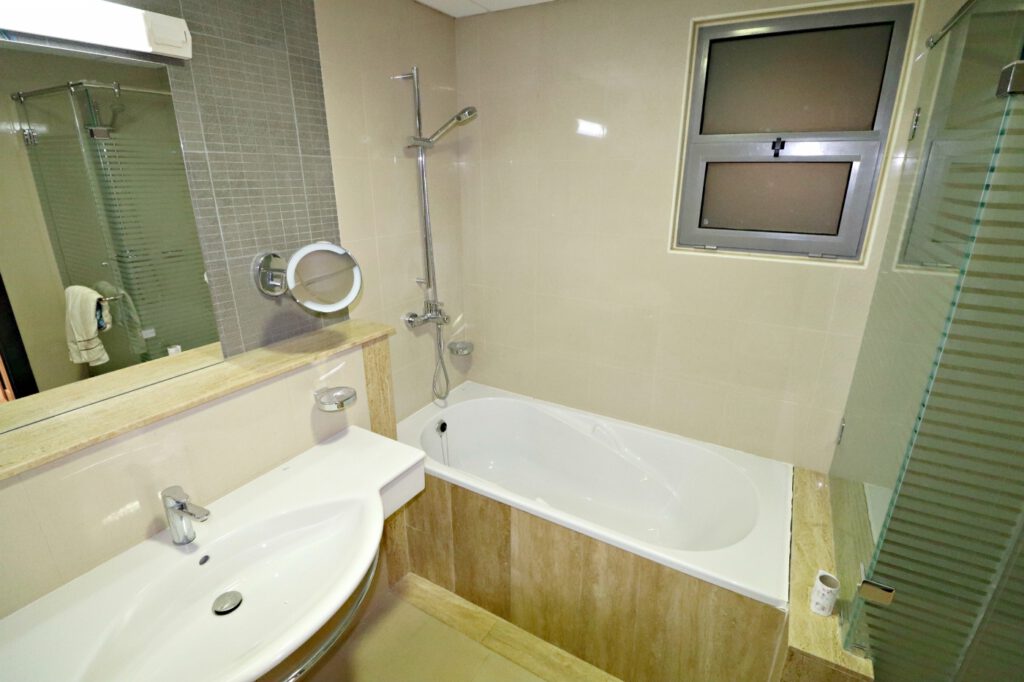 Lamar – Bausher – 3 bedroom apartment