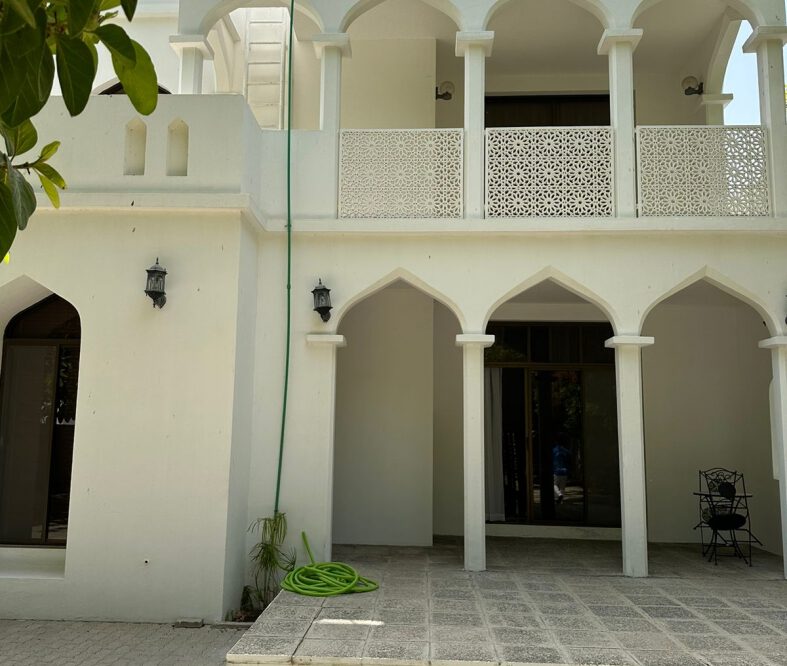 Villa for Sale in Shatti al Qurum
