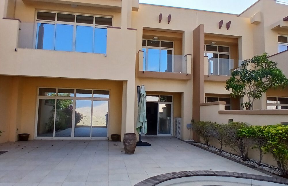 4 bedroom Dusk Townhouse with Sea view at Barr Al Jissah for SALE