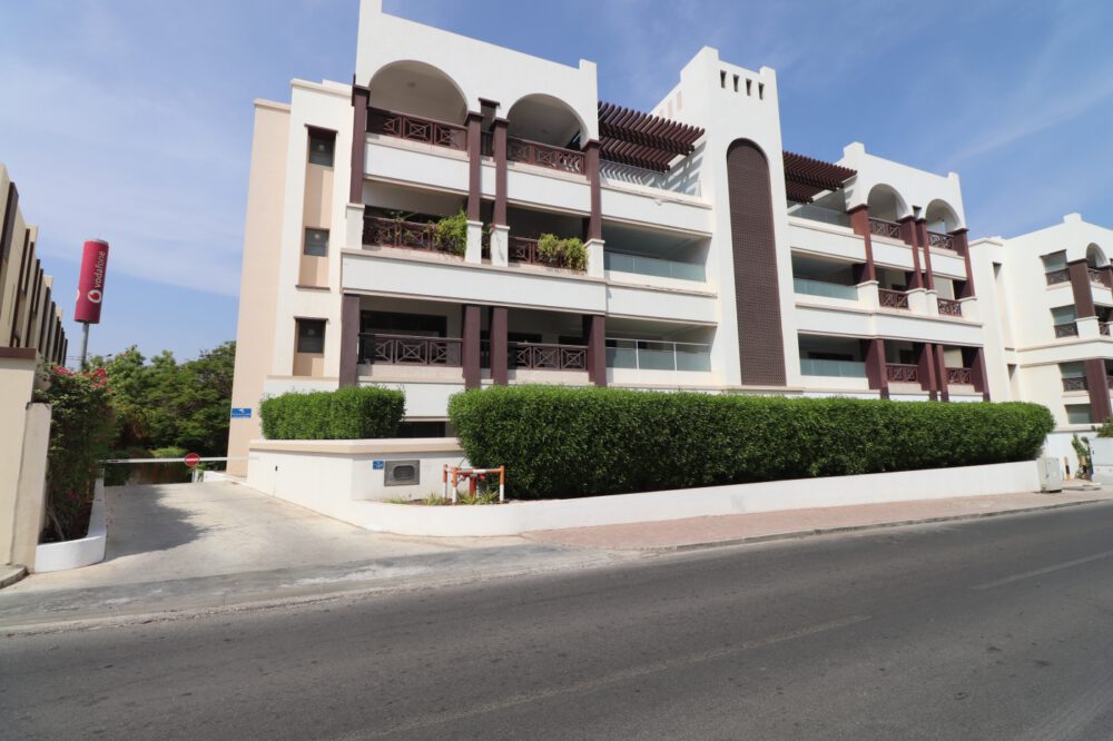 For Sale – Luxurious 3-Bedroom Apartment with Maid’s room in Prestigious Madinat Sultan Qaboos