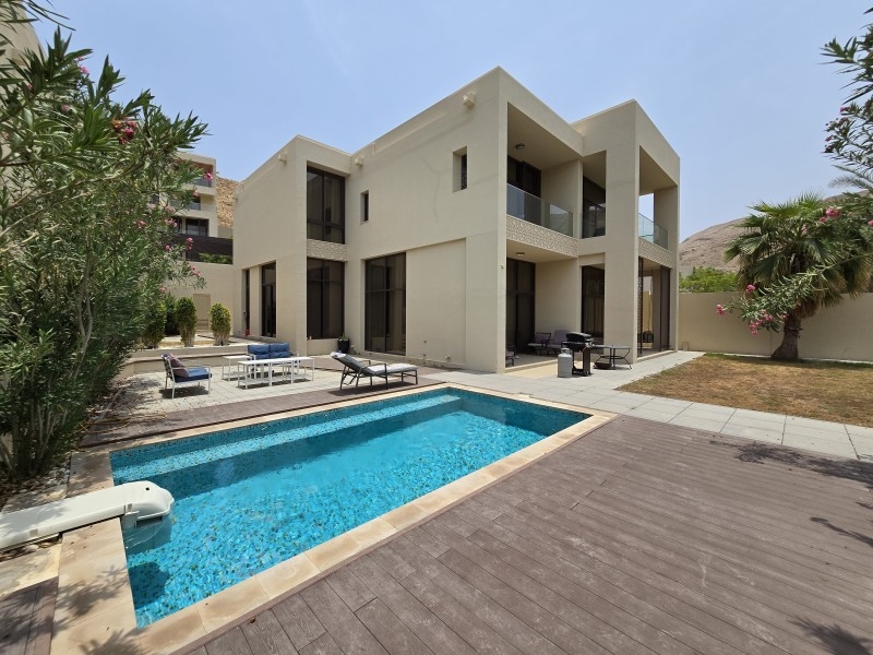 Muscat Bay Fully Furnished 4-Bedroom Villa for Rent