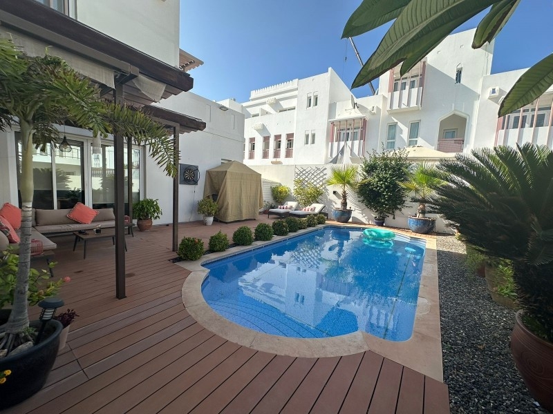 FANTASTIC 4 BR VILLA WITH PRIVATE POOL FOR SALE IN ALMOUJ