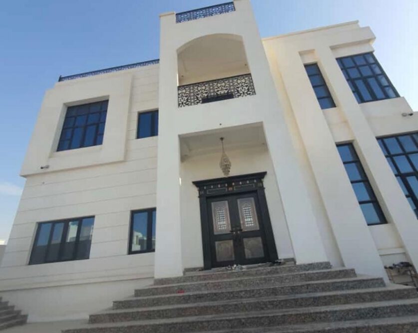 A Distinctive 2-Storey Villa in Mabilla, Close to All Exits to muscat express road