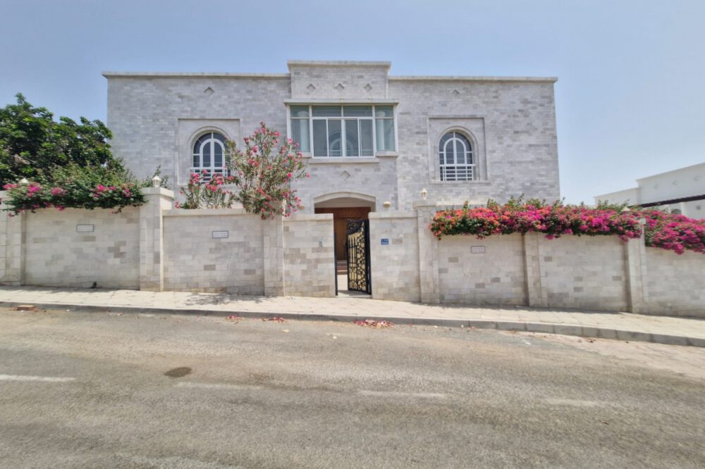 5 BHK Villa for Rent in Qurum Heights